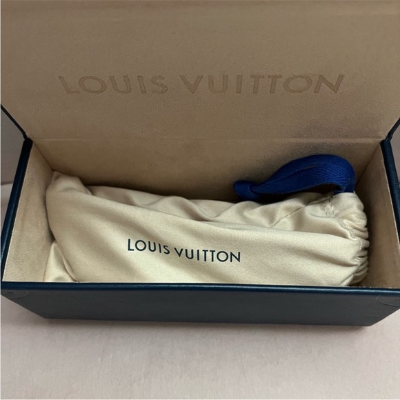 Authentic Louis Vuitton Cat-Eye edgeSunglasses from 2022 Collection by Nicolas! - Picture 14 of 16